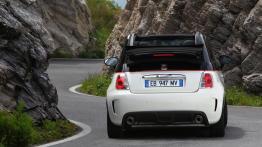 Abarth 500C - widok z tyłu