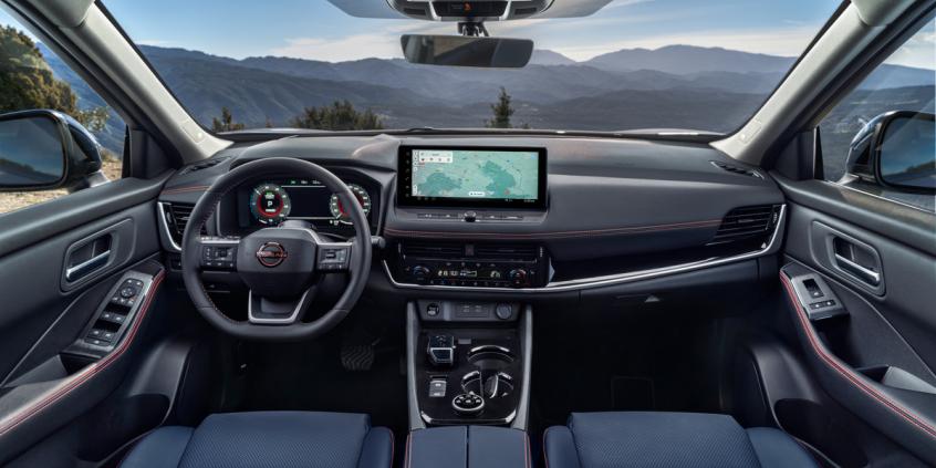 Nissan X-Trail 2026 po liftingu. Google na pokładzie i technologia "przezroczystej maski"