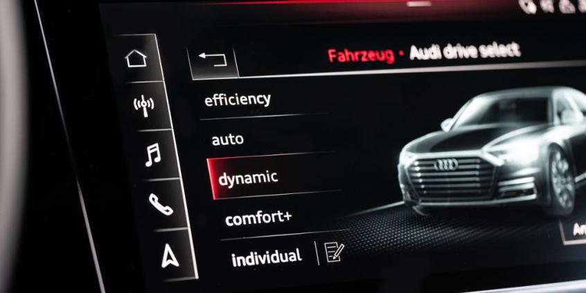 Флагманский седан Audi с двигателем V8