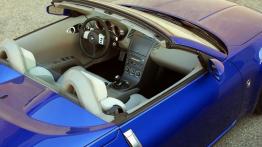Nissan 350Z - widok ogólny wnętrza z przodu