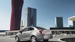 Chevrolet Aveo sedan 2011 - tył - reflektory wyłączone