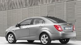 Chevrolet Aveo sedan 2011 - tył - reflektory wyłączone