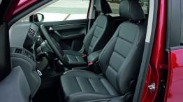 Volkswagen Touran II (2011) - fotel kierowcy, widok z przodu