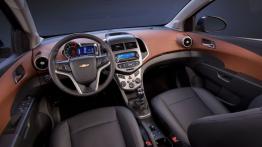 Chevrolet Aveo sedan 2011 - pełny panel przedni