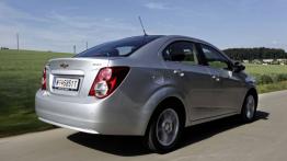 Chevrolet Aveo sedan 2011 - widok z tyłu