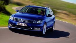 Volkswagen Passat B7 kombi (2011) - widok z przodu