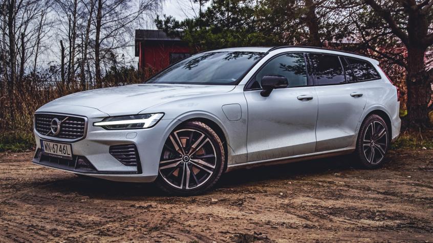 Volvo V60 II  Kombi Plug-in 2.0 T8 Twin Engine Plug-In Hybrid 390KM 287kW 2019-2021