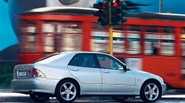 Lexus IS 2001 - prawy bok