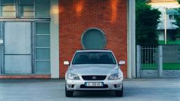 Lexus IS 2001 - widok z przodu