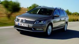 Volkswagen Passat B7 kombi (2011) - widok z przodu