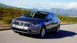 Volkswagen Passat B7 sedan (2011) - widok z przodu