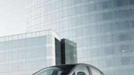 Chevrolet Aveo sedan 2011 - przód - reflektory wyłączone