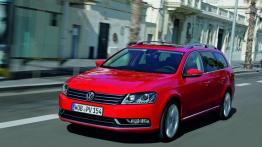 Volkswagen Passat B7 kombi (2011) - widok z przodu