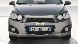 Chevrolet Aveo sedan 2011 - przód - reflektory wyłączone