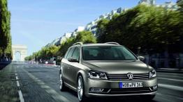 Volkswagen Passat B7 kombi (2011) - widok z przodu