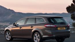 Ford Mondeo Kombi 2011 - widok z tyłu