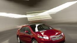 Chevrolet Volt 2011 - przód - reflektory włączone
