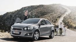 Chevrolet Aveo sedan 2011 - przód - reflektory wyłączone