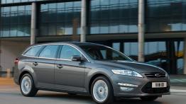 Ford Mondeo Kombi 2011 - prawy bok