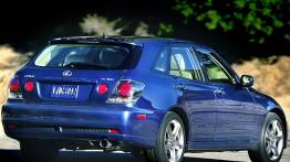 Lexus IS 2001 - widok z tyłu