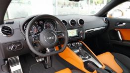 Audi TTS Coupe 2011 - pełny panel przedni