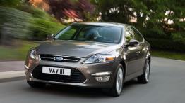 Ford Mondeo Hatchback 2011 - widok z przodu
