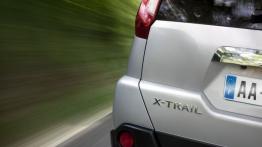Nissan X-Trail 2011 - tył - inne ujęcie