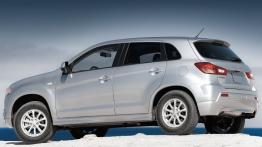 Mitsubishi Outlander Sport 2011 - lewy bok