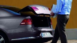 Volkswagen Passat B7 sedan (2011) - tył - bagażnik otwarty