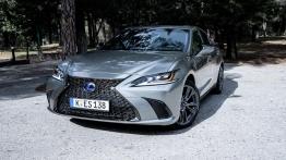 Lexus ES 300h - galeria redakcyjna (1) - widok z przodu