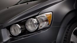 Chevrolet Aveo sedan 2011 - lewy przedni reflektor - wyłączony