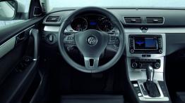 Volkswagen Passat B7 sedan (2011) - kokpit