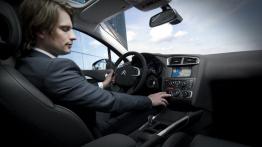 Citroen C4 Hatchback 2011 - kokpit