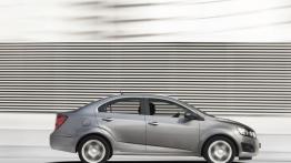 Chevrolet Aveo sedan 2011 - prawy bok