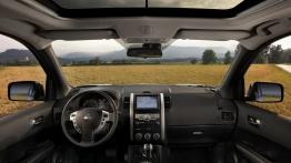 Nissan X-Trail 2011 - pełny panel przedni