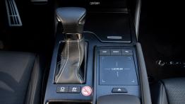 Lexus ES 300h - galeria redakcyjna (1) - d?wignia zmiany biegów