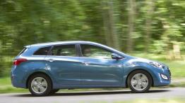 Hyundai i30 II kombi - prawy bok