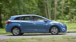 Hyundai i30 II kombi - prawy bok