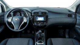 Nissan Pulsar 1.5 dCi (2014) - pełny panel przedni