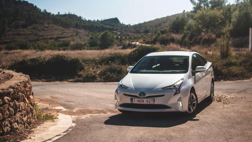 Toyota Prius III Hatchback 1.8 98KM 72kW 2009-2010