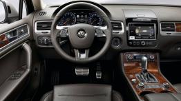 Volkswagen Touareg 2010 - kokpit