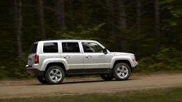 Jeep Patriot 2010 - prawy bok
