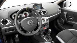 Renault Clio 3D 2010 - pełny panel przedni