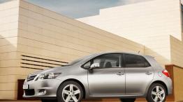 Toyota Auris 2010 - lewy bok