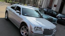 Chrysler 300C I Sedan 6.1 V8 431KM 317kW 2005-2010