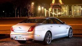 Jaguar XJ 2010 - widok z tyłu