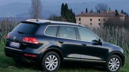 Volkswagen Touareg 2010 - prawy bok