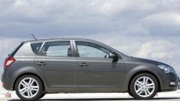 Kia Ceed Hatchback 5D 2010 - prawy bok
