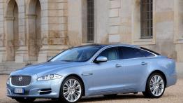 Jaguar XJ 2010 - widok z przodu