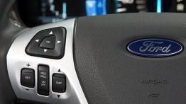Ford Edge 2010 - sterowanie w kierownicy